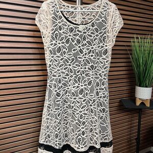 Weston Wear Black and Cream Lace Dress - Size Large - very flattering